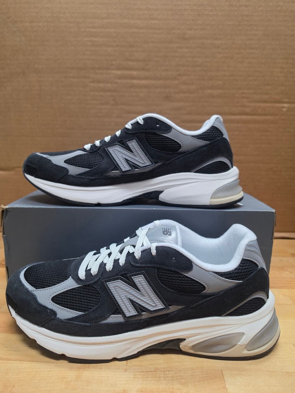 New Balance ABZORB 2010 Low Top Lace Up Nubuck Black/Gray Mens Size 12